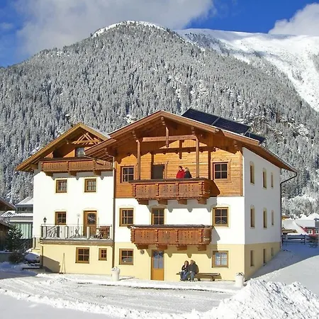 펜션 In The Laerchenwald House 니더타이