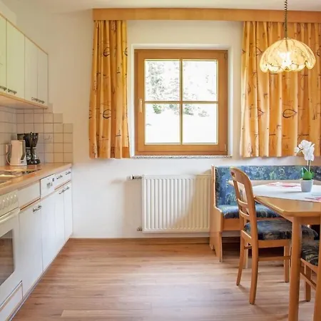 In The Laerchenwald House 니더타이