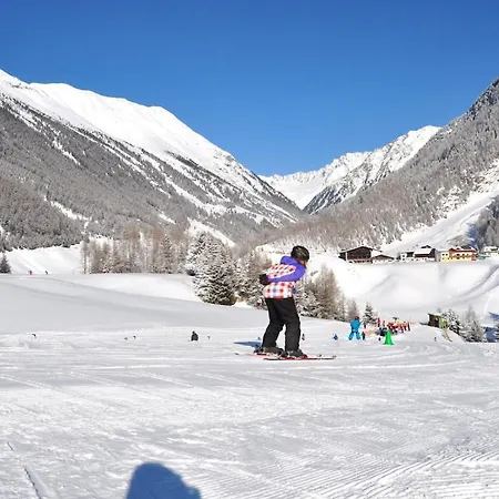 In The Laerchenwald House * Niederthai