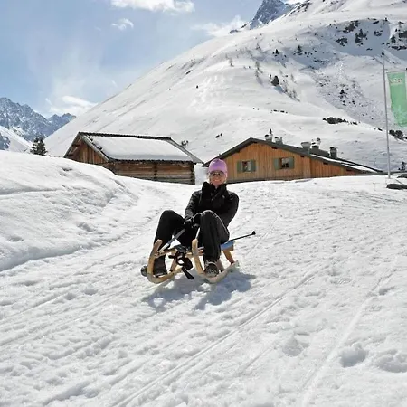 In The Laerchenwald House * Niederthai